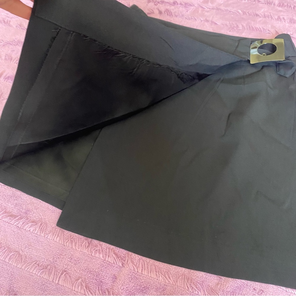 Vintage 90s Caché Wrap Square Buckle Mini Skirt in Black - Picture 9 of 13